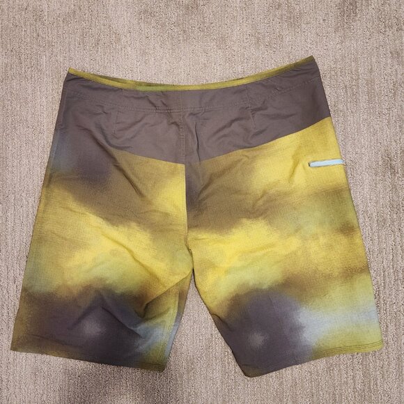NWOT Men's Oakley Board Shorts Size 40 - Acid Green Gradient - Picture 6 of 8